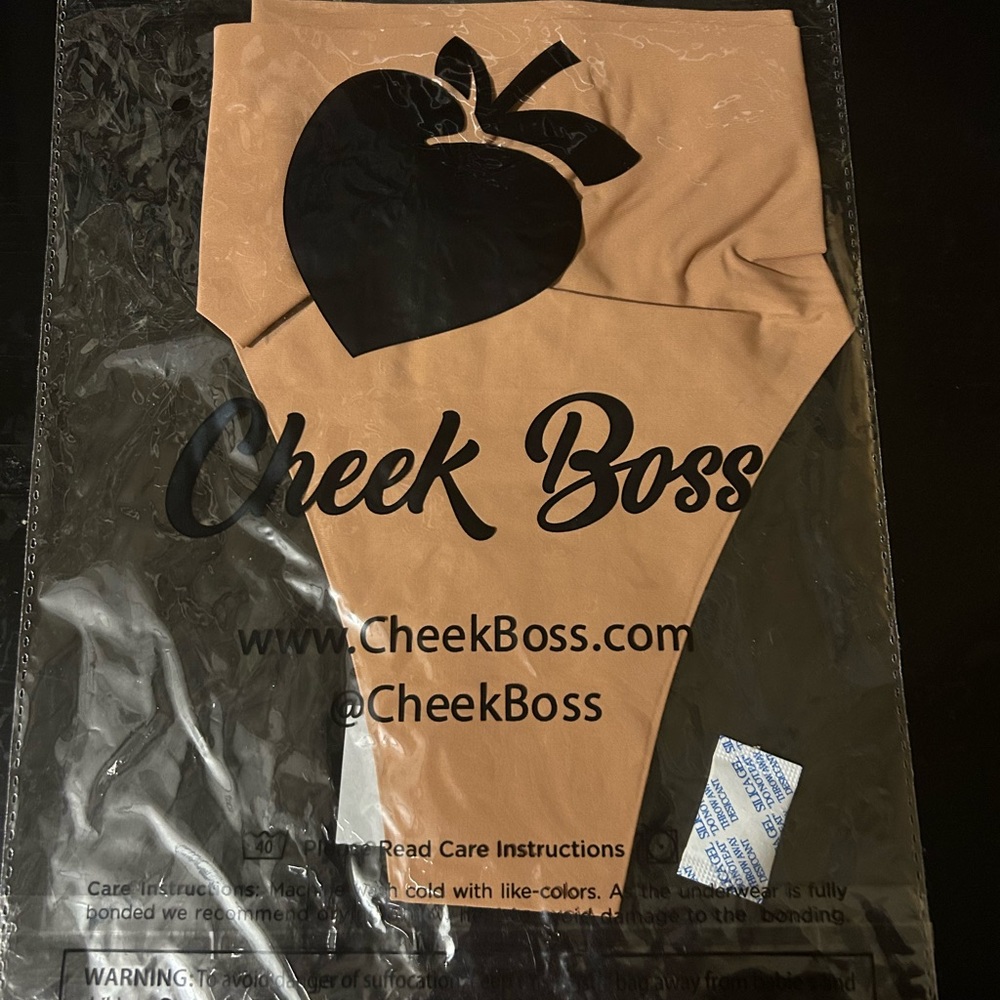 NWT Cheek Boss Large No Show Thong Panty in Beige